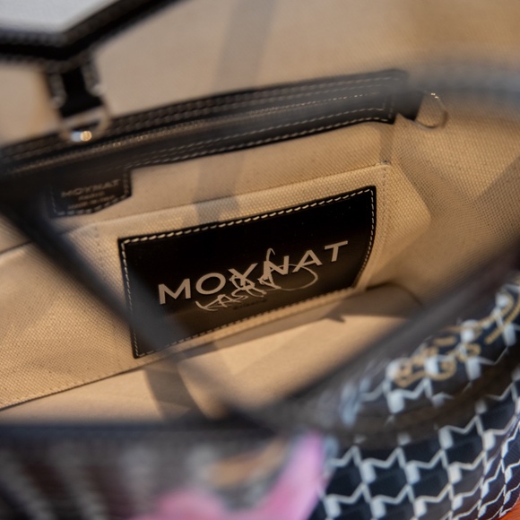 SIGNED BY ARTIST MOYNAT x KASING LUNG Collection M Tote Bag NEW Limited Edition - Picture 9 of 17